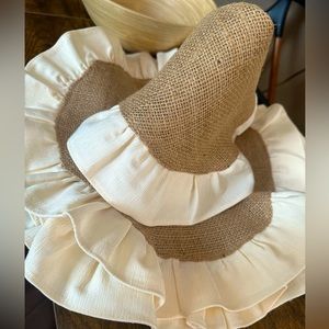 4 pcs - New! Round Jute( Burlap) Placemats with ruffle